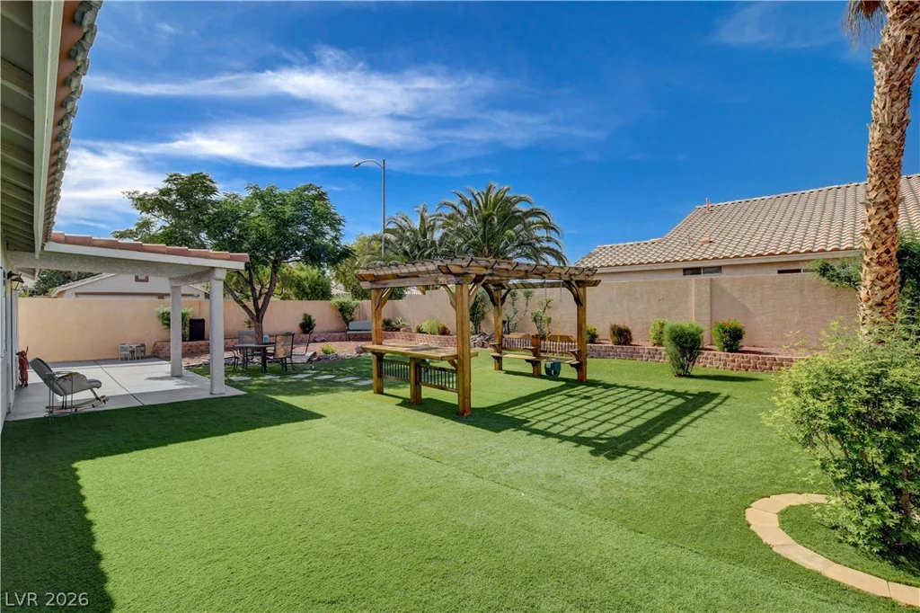910 Cobblestone Cove, North Las Vegas, NV 89081