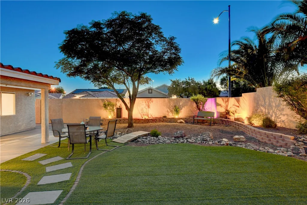 910 Cobblestone Cove, North Las Vegas, NV 89081