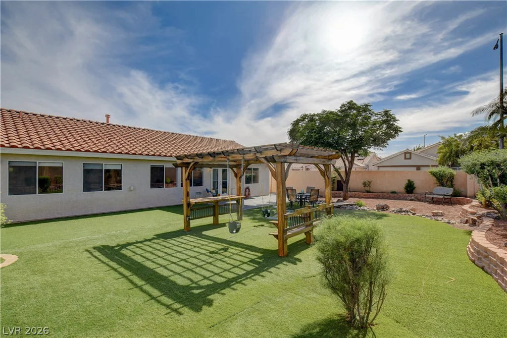 910 Cobblestone Cove, North Las Vegas, NV 89081