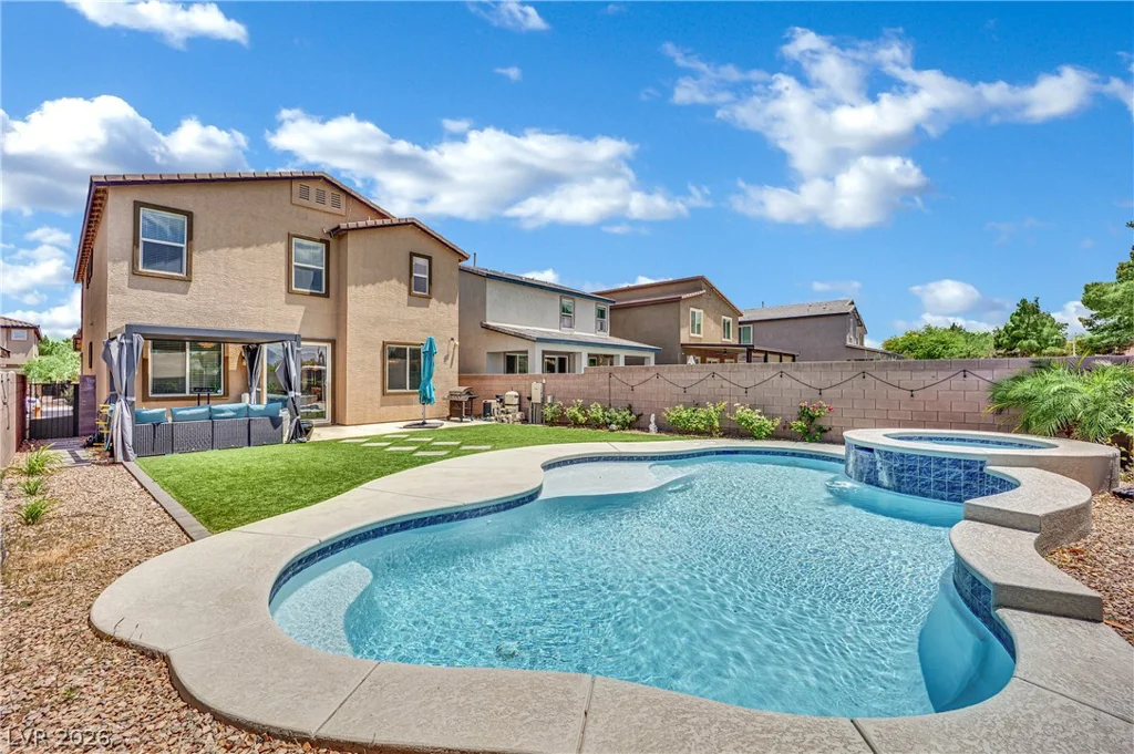 9267 Bluemist Falls, Las Vegas, NV 89123