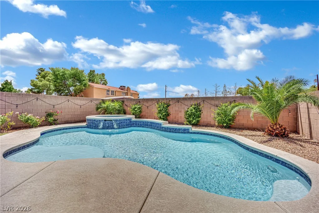 9267 Bluemist Falls, Las Vegas, NV 89123