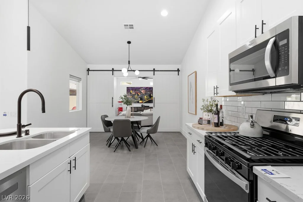11208 Dell Cliffs, Las Vegas, NV 89144