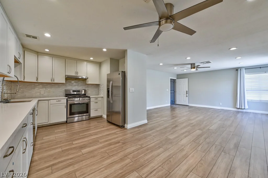 7005 Grassy Knoll, Las Vegas, NV 89147