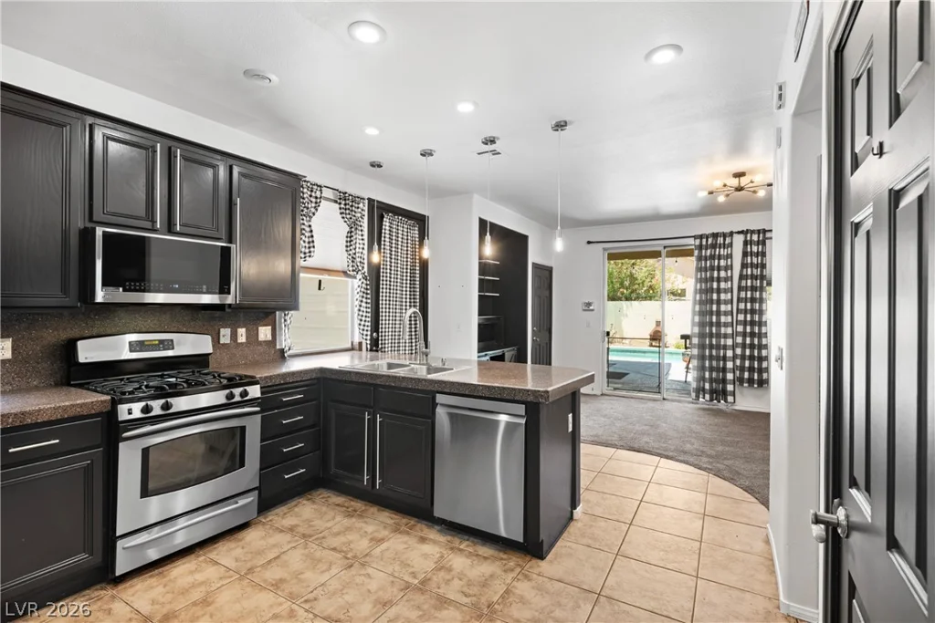 688 Canfield Point, Las Vegas, NV 89183