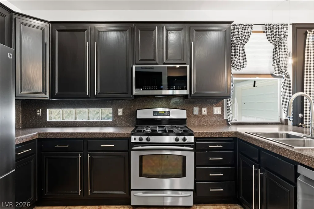 688 Canfield Point, Las Vegas, NV 89183
