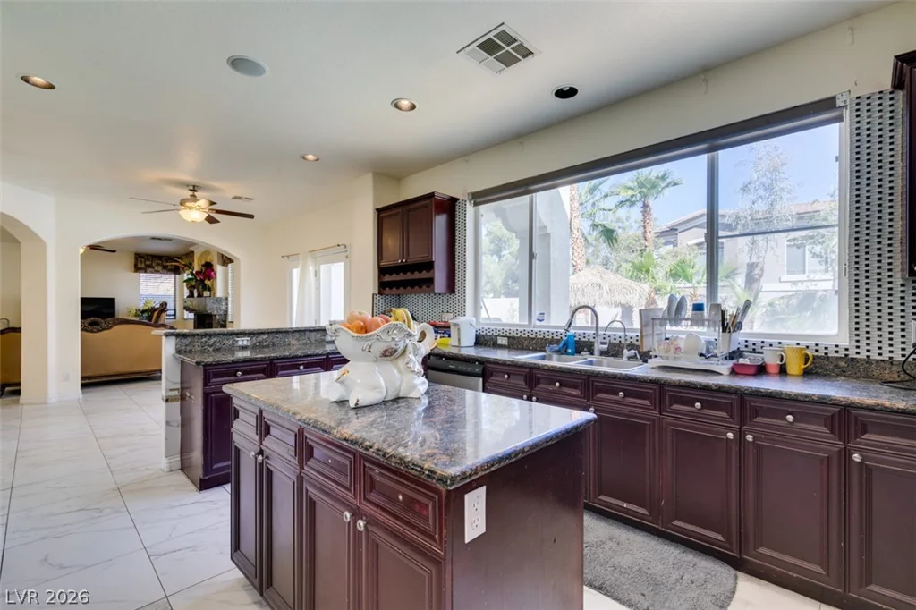 10 Gulf Pines, Las Vegas, NV 89148