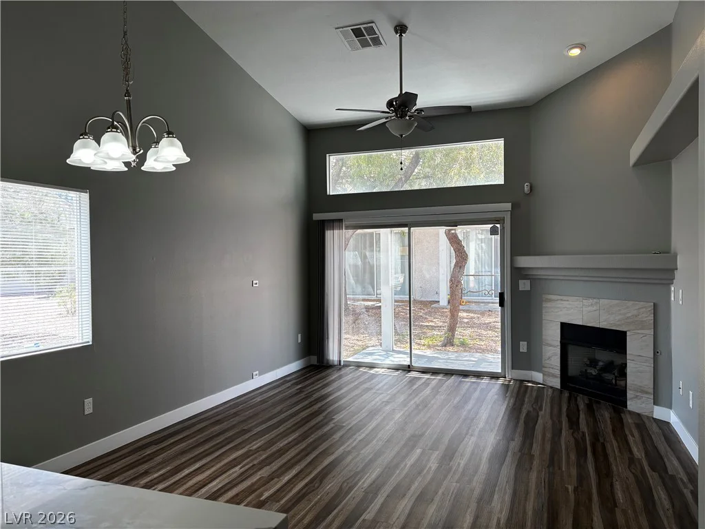 6453 Blue Blossom, Las Vegas, NV 89108