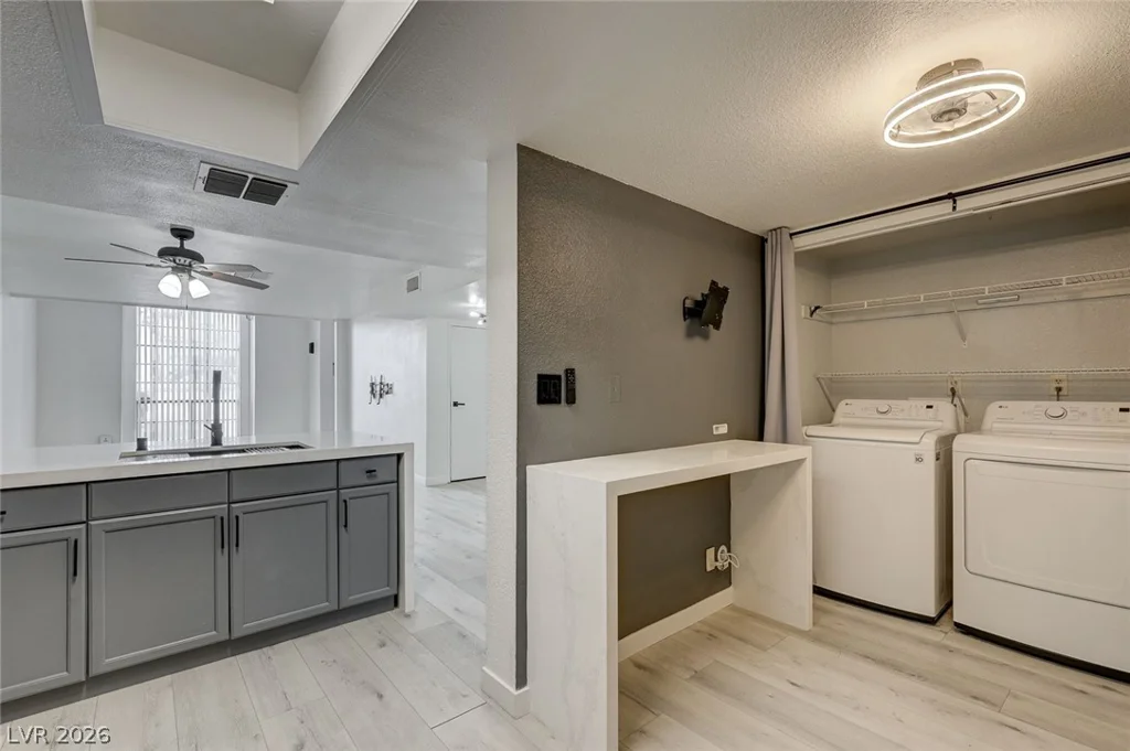 6542 Ironbark, Las Vegas, NV 89107