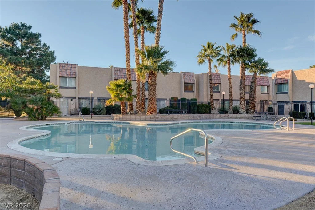 6542 Ironbark, Las Vegas, NV 89107