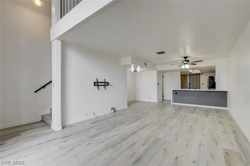 6542 Ironbark, Las Vegas, NV 89107