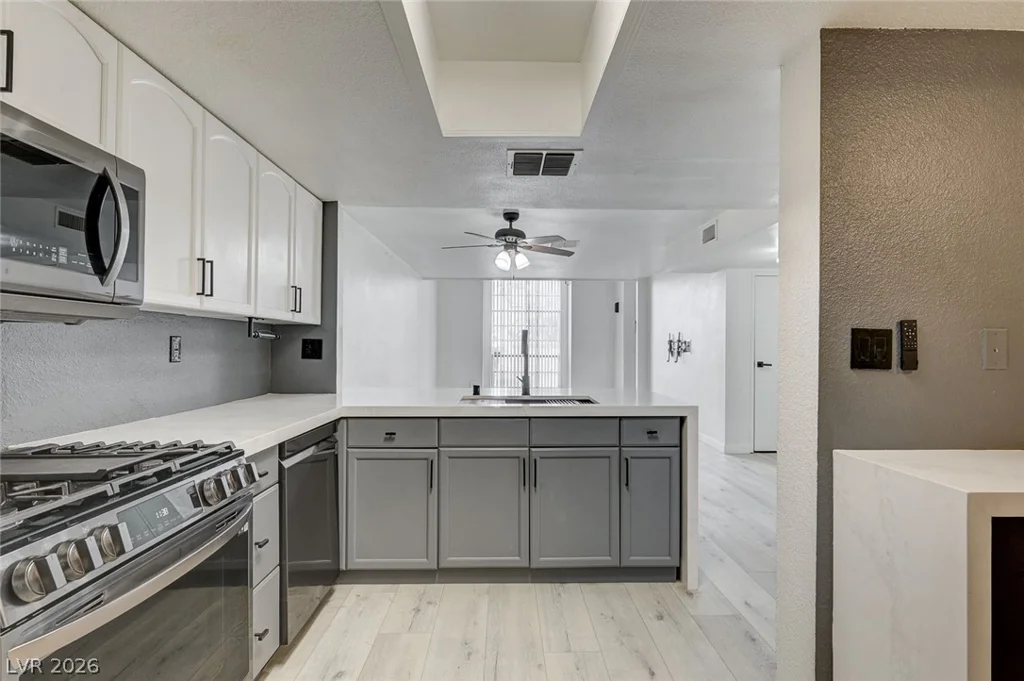6542 Ironbark, Las Vegas, NV 89107