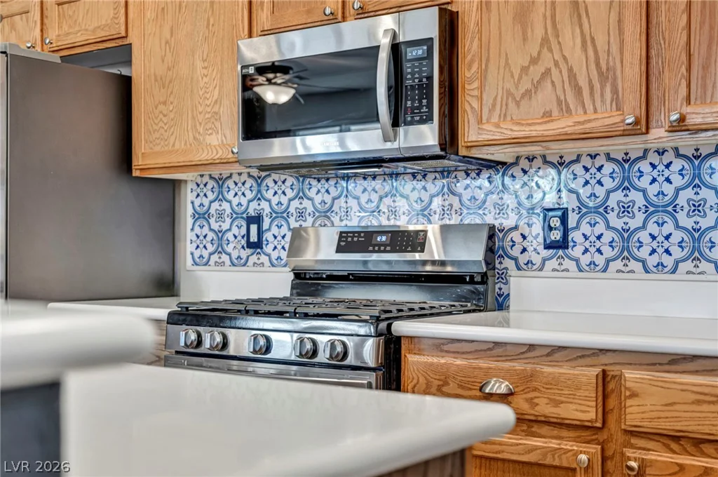 1080 Robin Leaf, Las Vegas, NV 89138