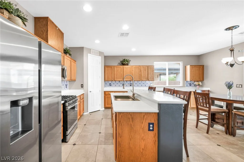 1080 Robin Leaf, Las Vegas, NV 89138