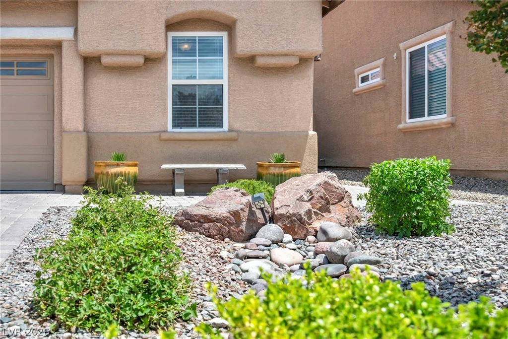 1080 Robin Leaf, Las Vegas, NV 89138