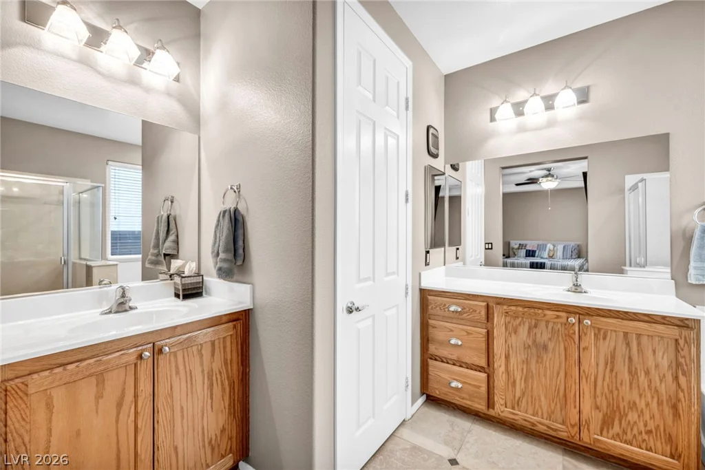 1080 Robin Leaf, Las Vegas, NV 89138