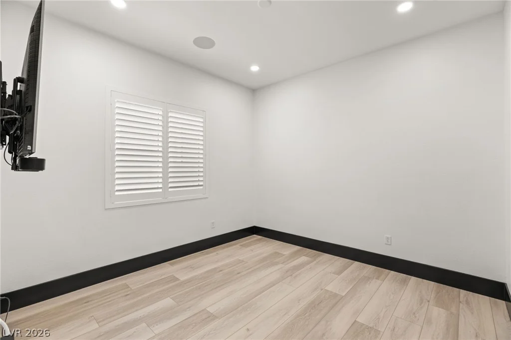 11041 Concord Valley, Las Vegas, NV 89135