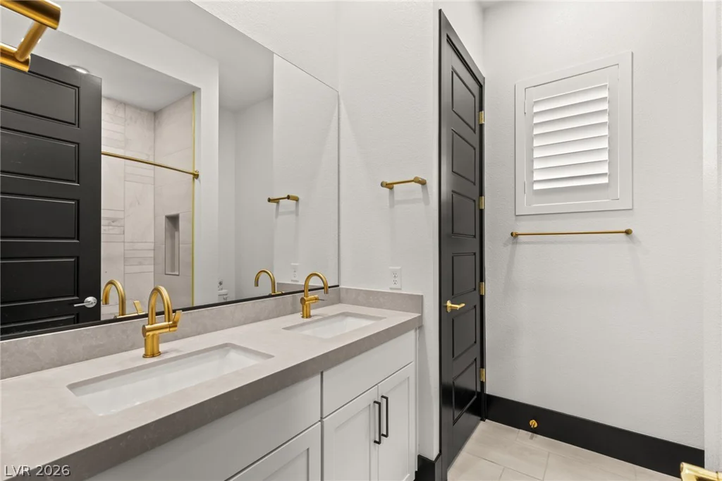 11041 Concord Valley, Las Vegas, NV 89135
