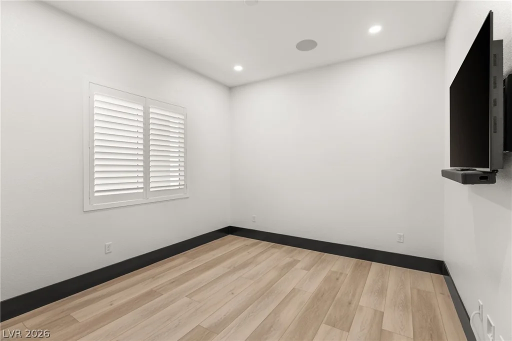 11041 Concord Valley, Las Vegas, NV 89135