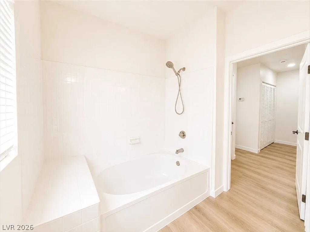 5415 Harmon, Las Vegas, NV 89103