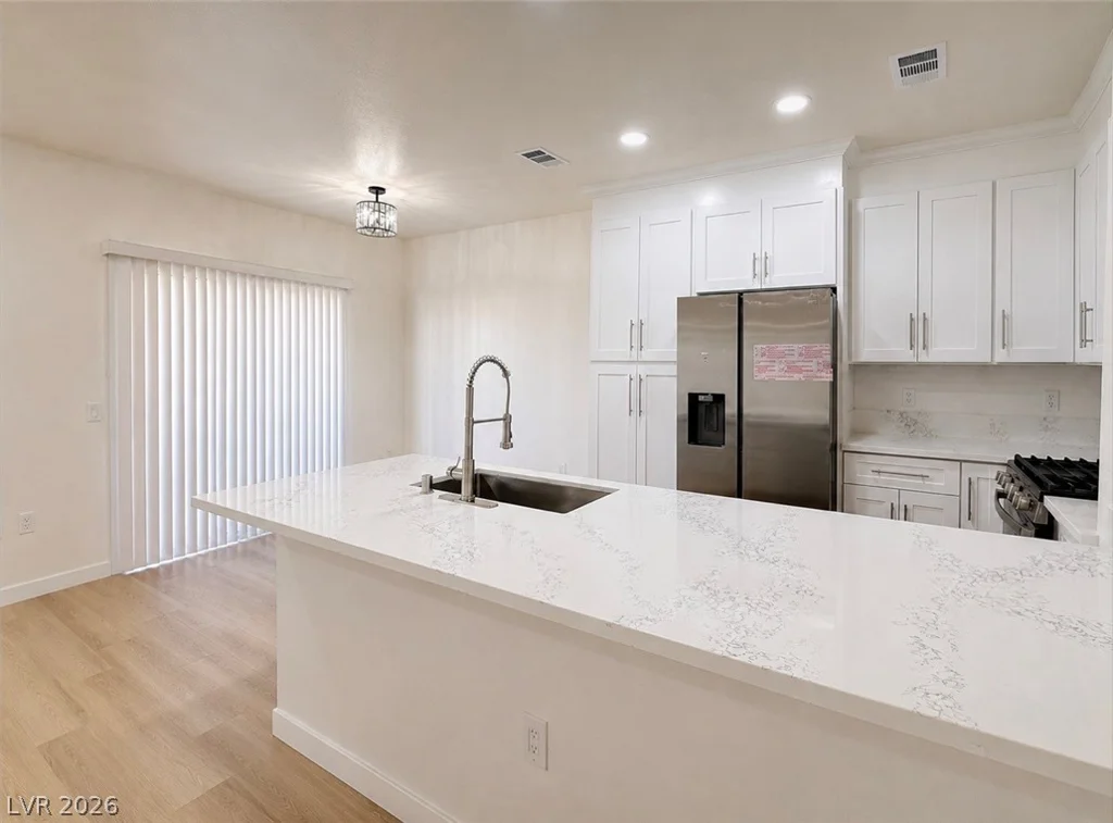 5415 Harmon, Las Vegas, NV 89103