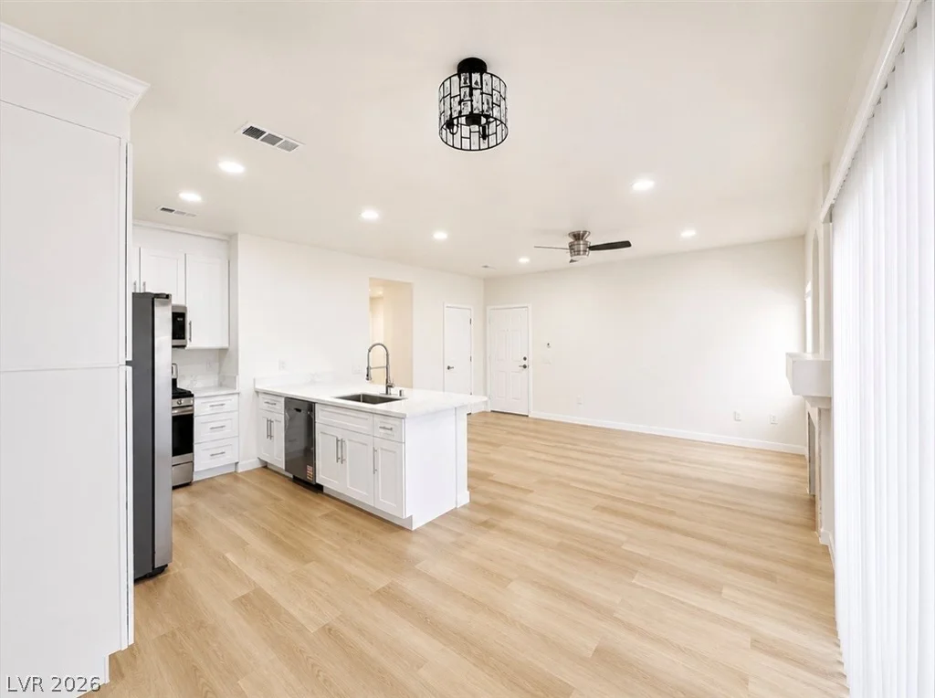 5415 Harmon, Las Vegas, NV 89103