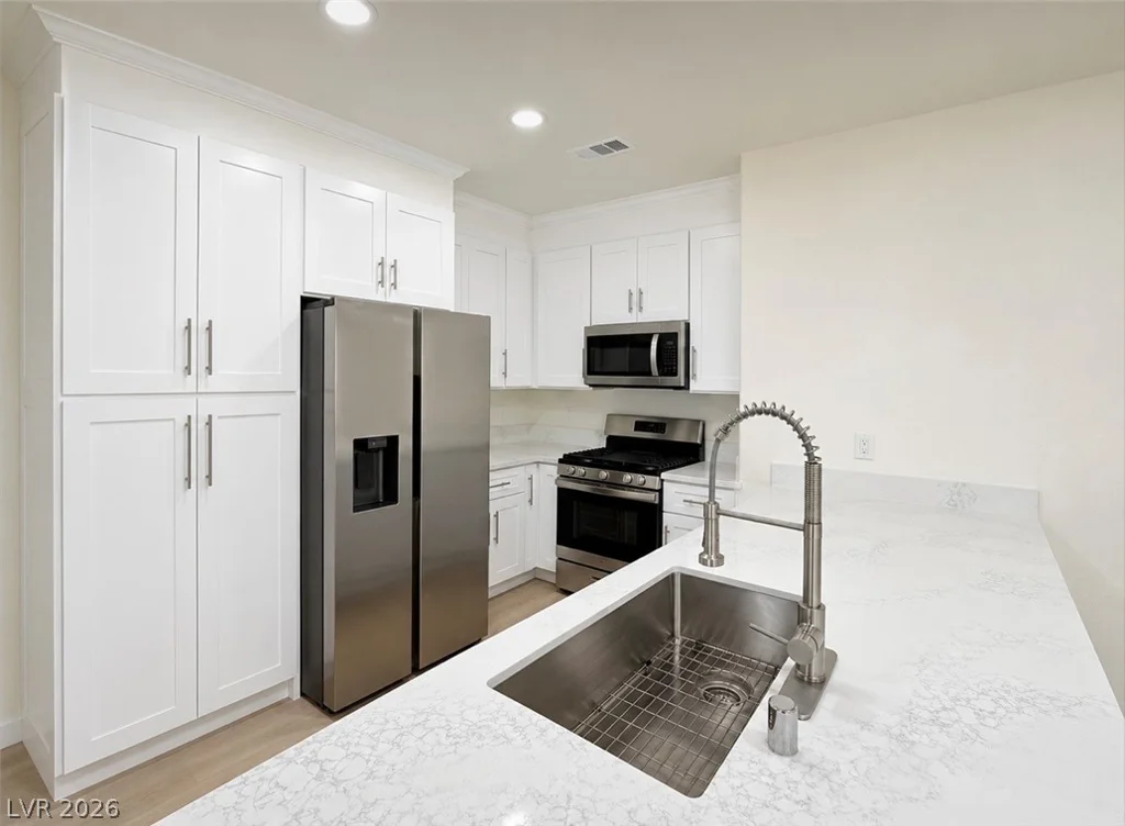 5415 Harmon, Las Vegas, NV 89103