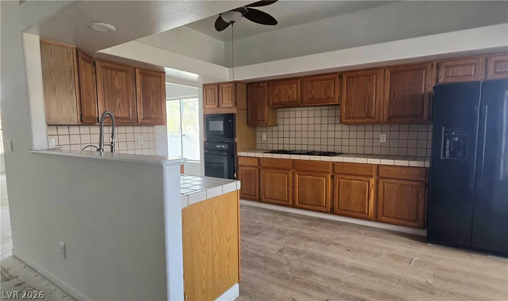 7733 Bentonite, Las Vegas, NV 89128