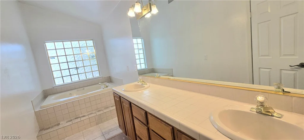 7733 Bentonite, Las Vegas, NV 89128