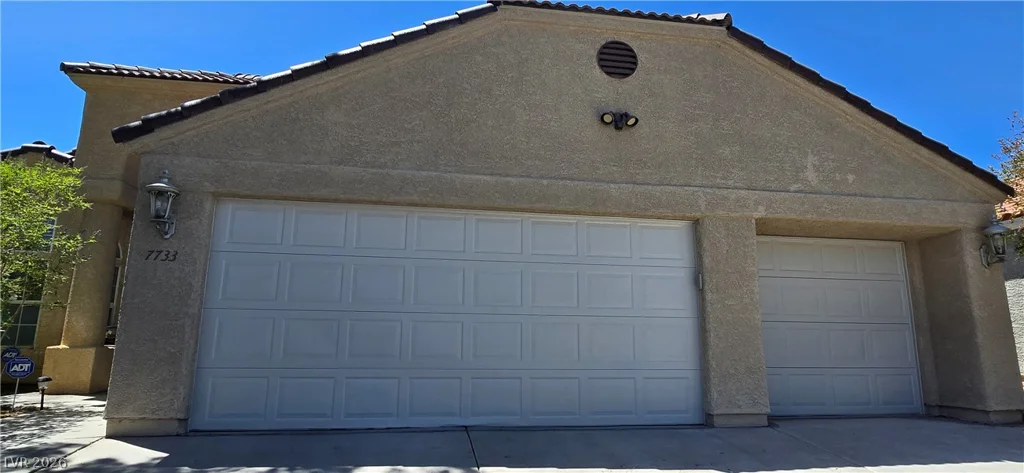7733 Bentonite, Las Vegas, NV 89128
