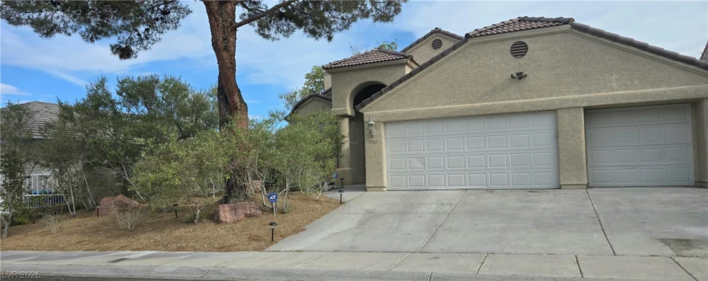 7733 Bentonite, Las Vegas, NV 89128