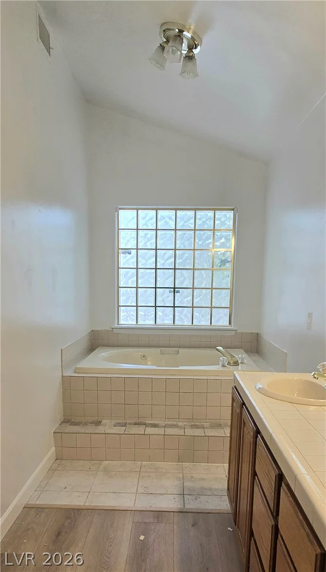 7733 Bentonite, Las Vegas, NV 89128