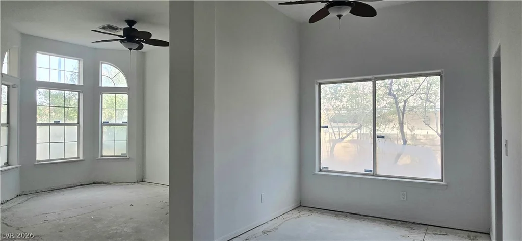 7733 Bentonite, Las Vegas, NV 89128