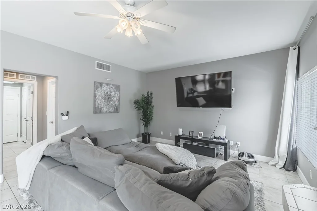 6694 Coronado Crest, Las Vegas, NV 89139