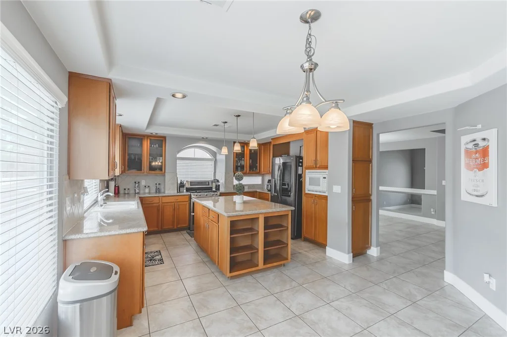 6694 Coronado Crest, Las Vegas, NV 89139