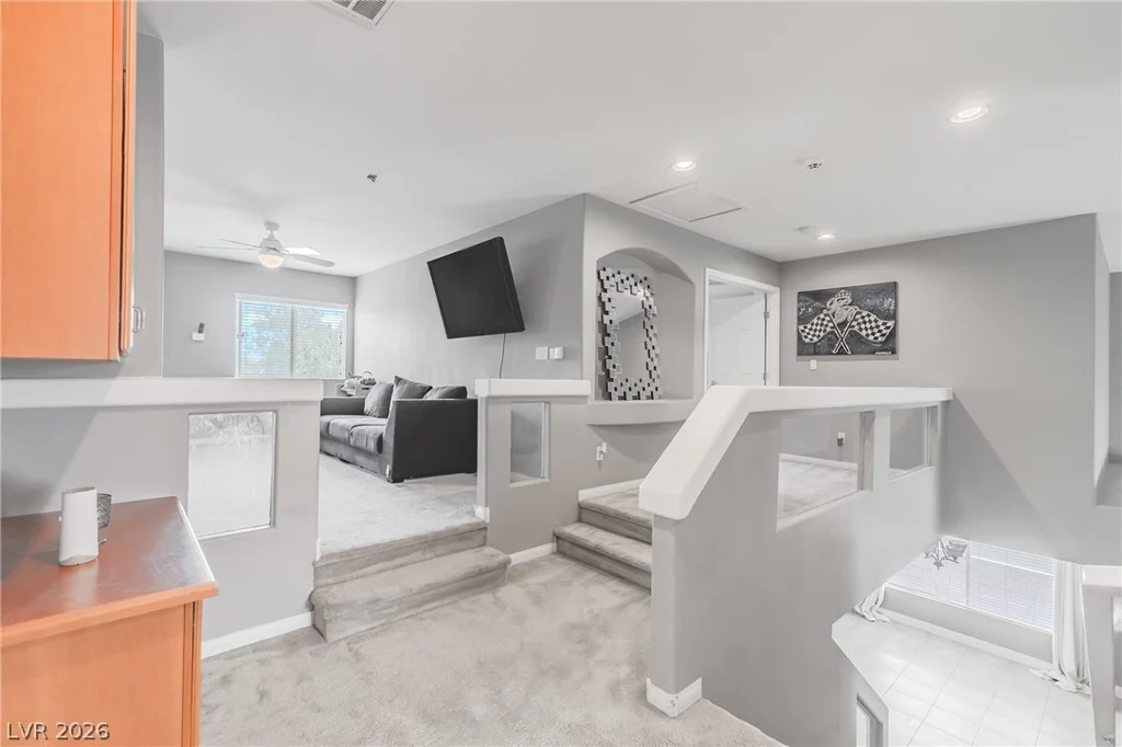 6694 Coronado Crest, Las Vegas, NV 89139