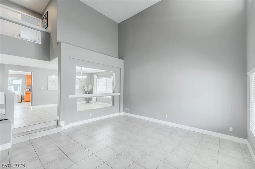 6694 Coronado Crest, Las Vegas, NV 89139