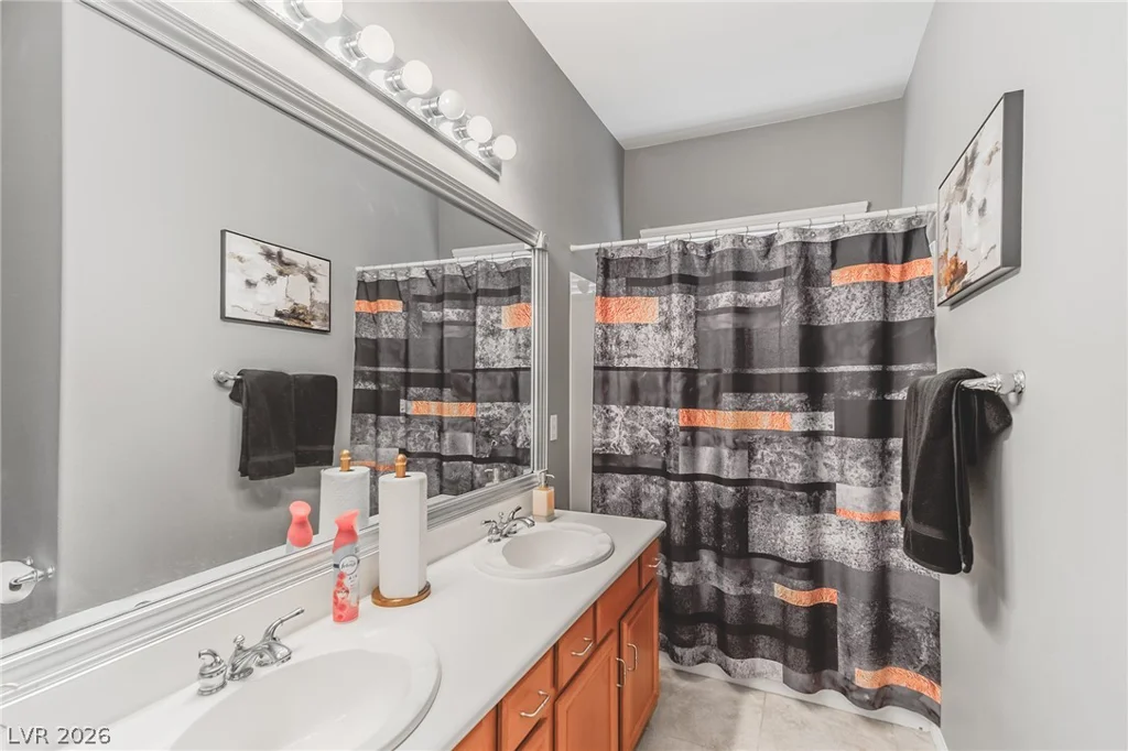 6694 Coronado Crest, Las Vegas, NV 89139