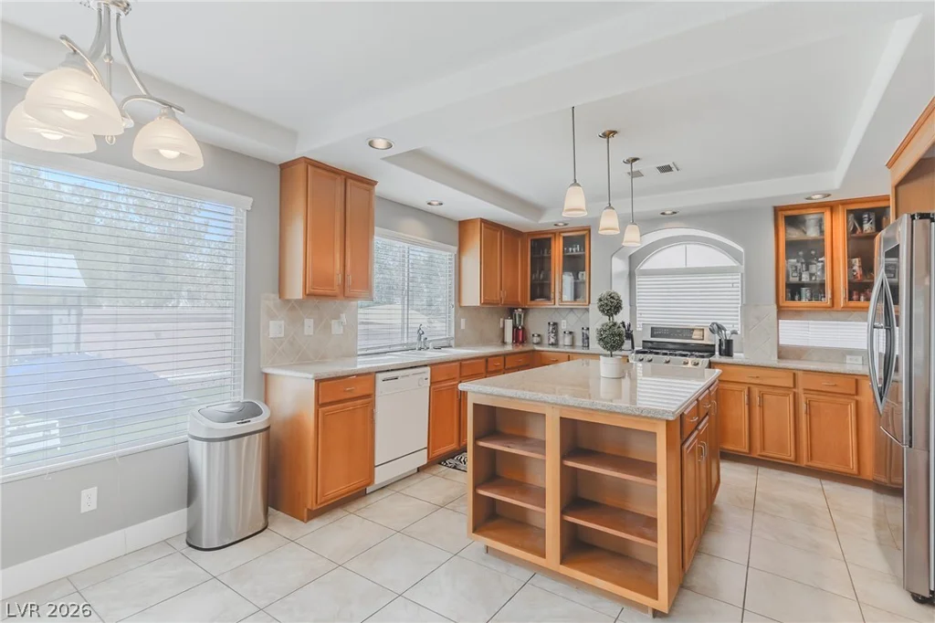 6694 Coronado Crest, Las Vegas, NV 89139