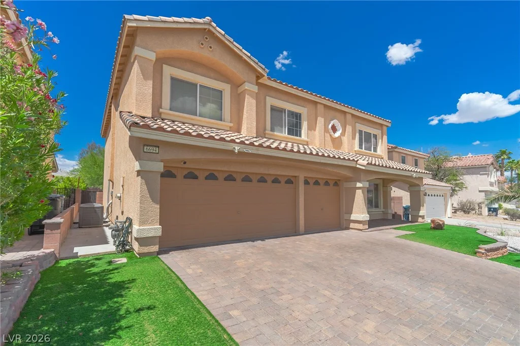 6694 Coronado Crest, Las Vegas, NV 89139