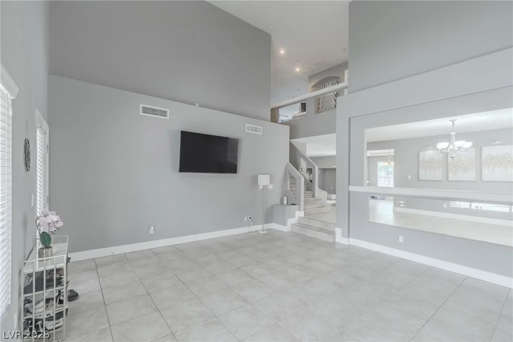 6694 Coronado Crest, Las Vegas, NV 89139