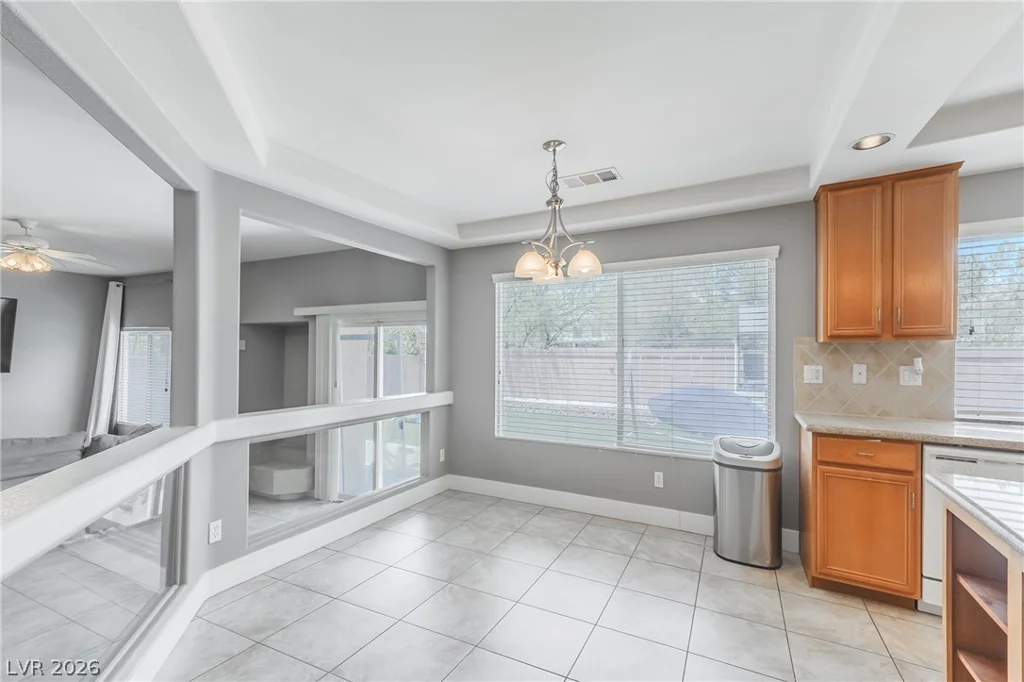 6694 Coronado Crest, Las Vegas, NV 89139
