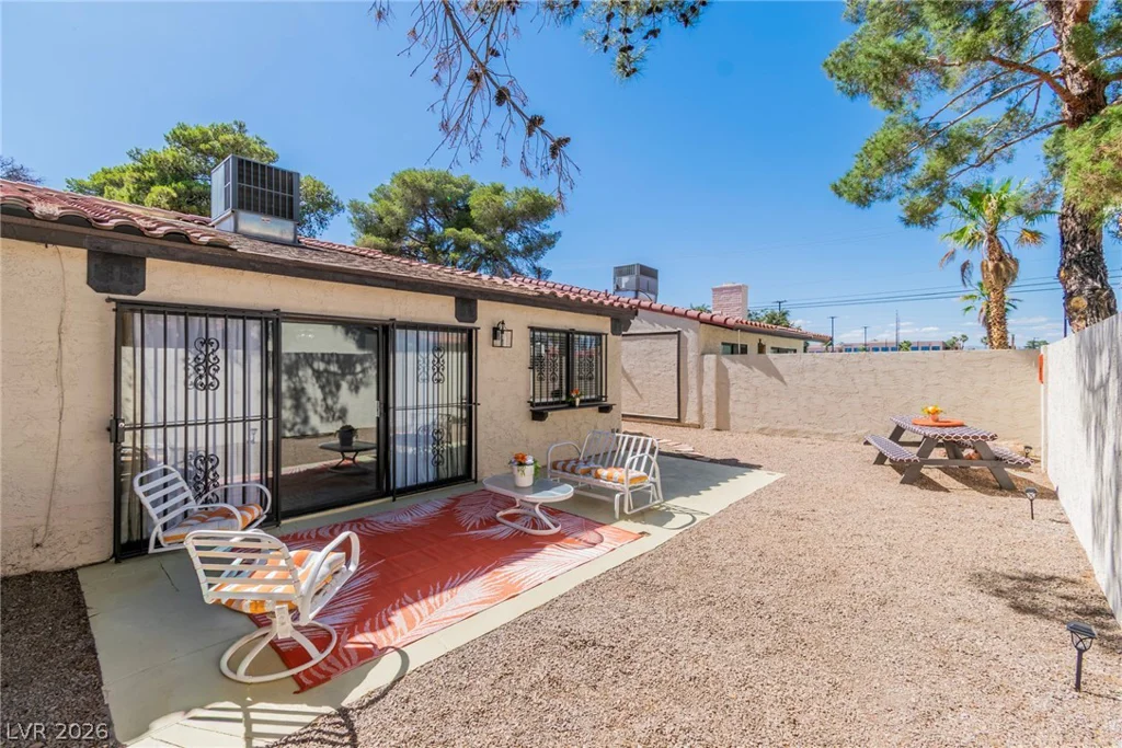 4214 Whippoorwill, Las Vegas, NV 89121