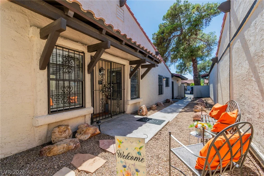 4214 Whippoorwill, Las Vegas, NV 89121