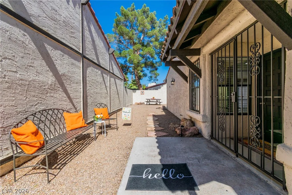 4214 Whippoorwill, Las Vegas, NV 89121