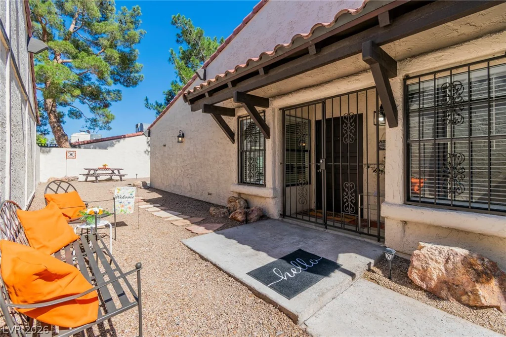 4214 Whippoorwill, Las Vegas, NV 89121