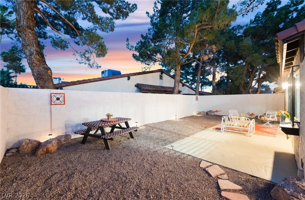 4214 Whippoorwill, Las Vegas, NV 89121