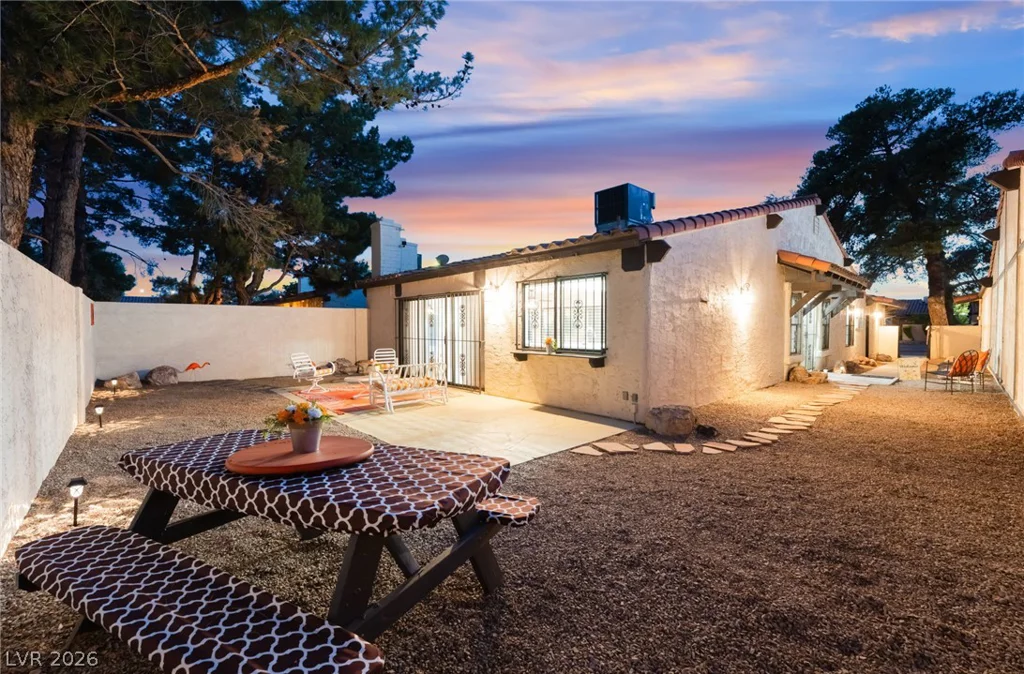 4214 Whippoorwill, Las Vegas, NV 89121
