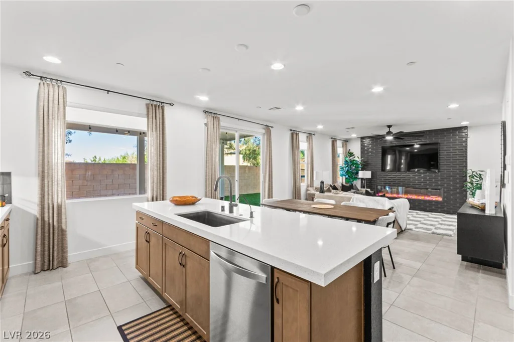 8596 Luse, Las Vegas, NV 89166