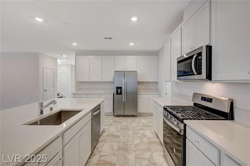 10198 Eden Mountain, Las Vegas, NV 89141