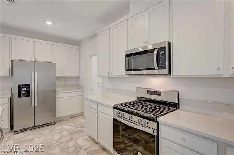 10198 Eden Mountain, Las Vegas, NV 89141